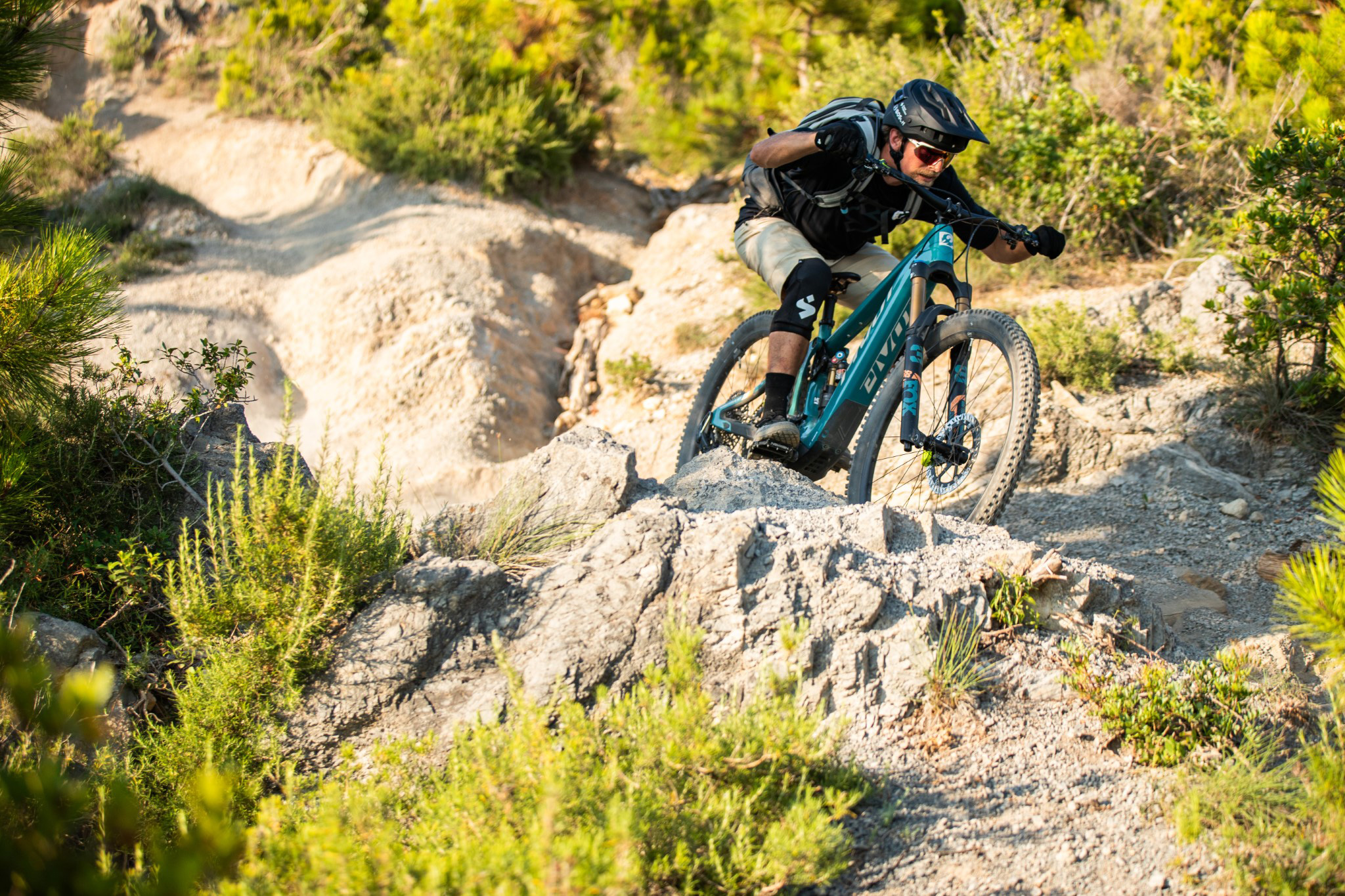 Pivot Cycles Australia Bosch Equipped Shuttle Lt